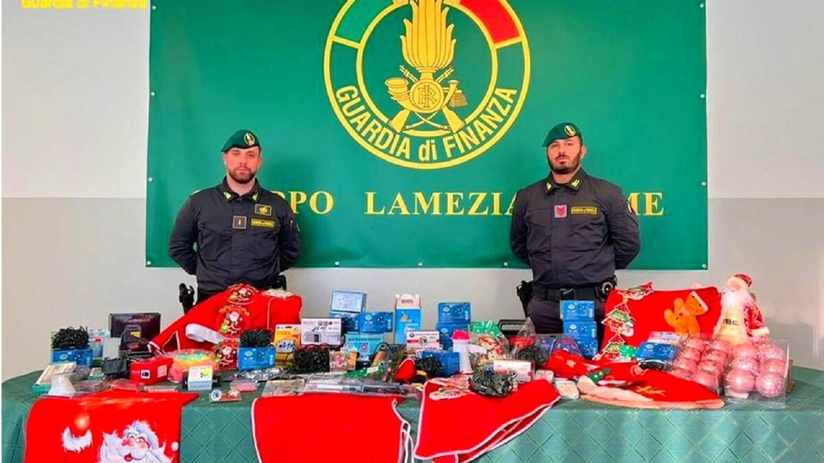 Calabria - Addobbi natalizi non sicuri: numeri sequestri e multe - 