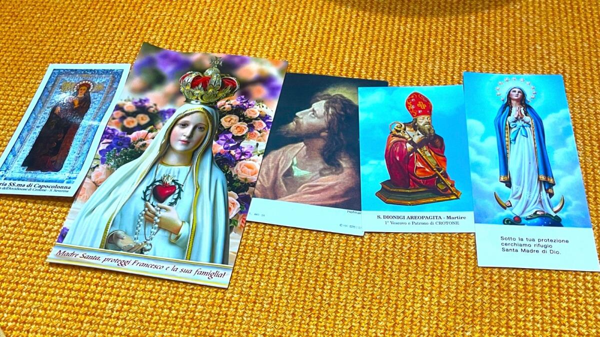 A Catanzaro il primo raduno regionale di collezionisti di immaginette sacre - 