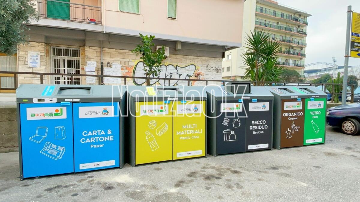 Crotone, parte la sperimentazione della differenziata in via XXV Aprile - 
