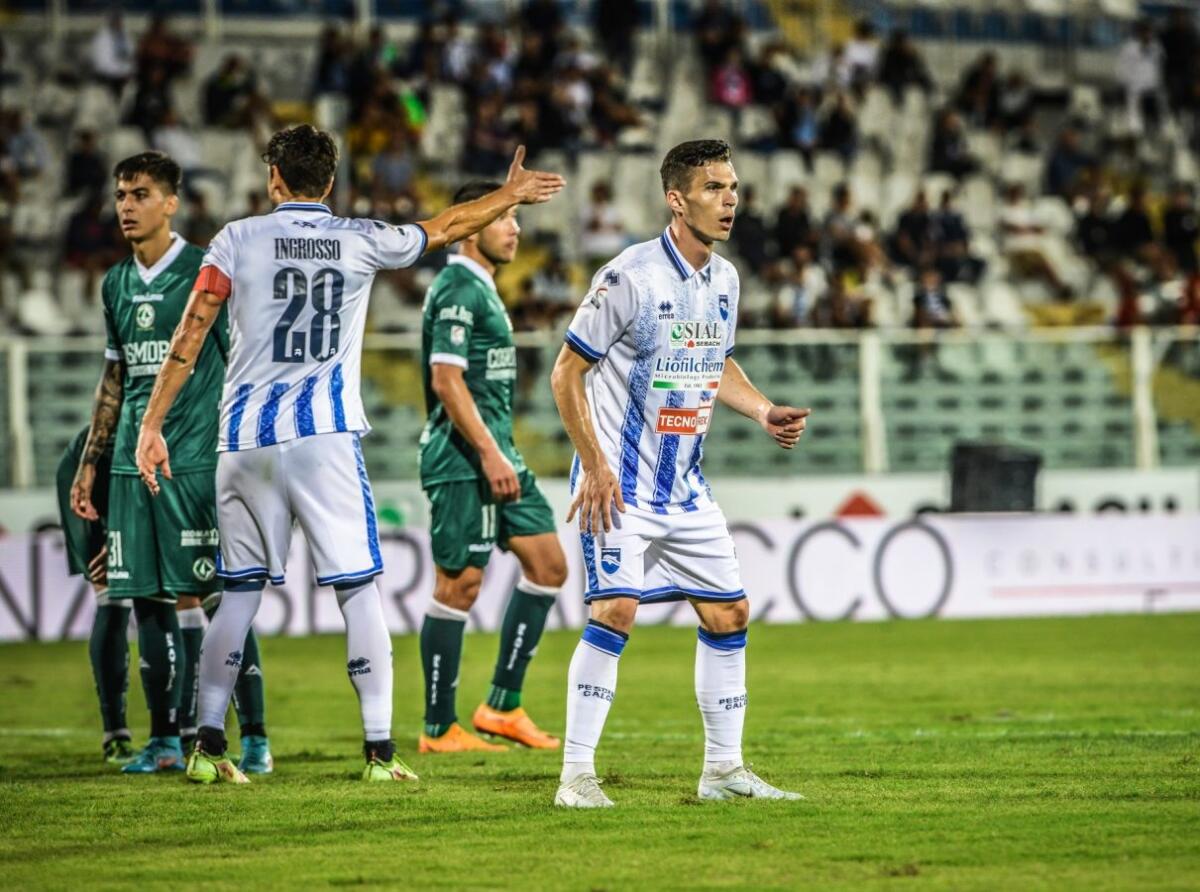 #CrotonePescara | Lubomir Tupta: "A Crotone per vincere" - 