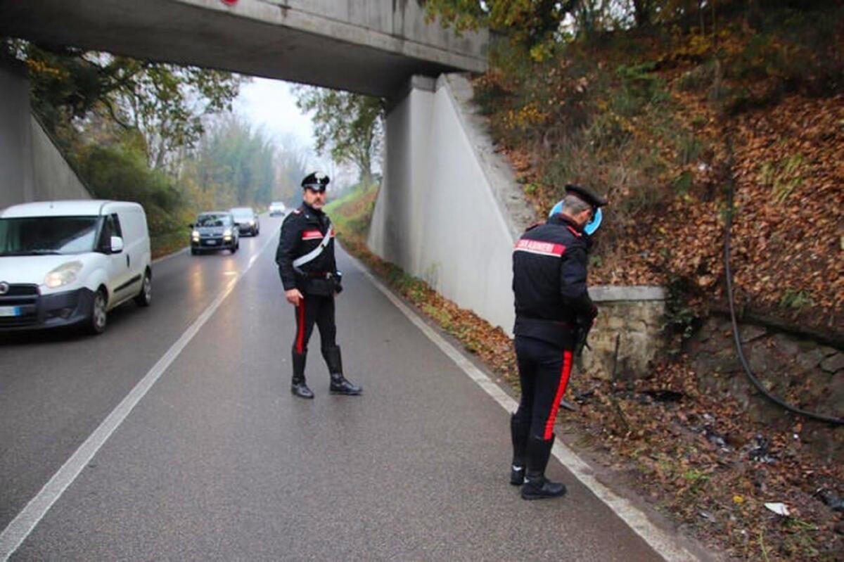 Tragedia in Calabria - Investe una persona e fugge via: ricercato dai Carabinieri - 