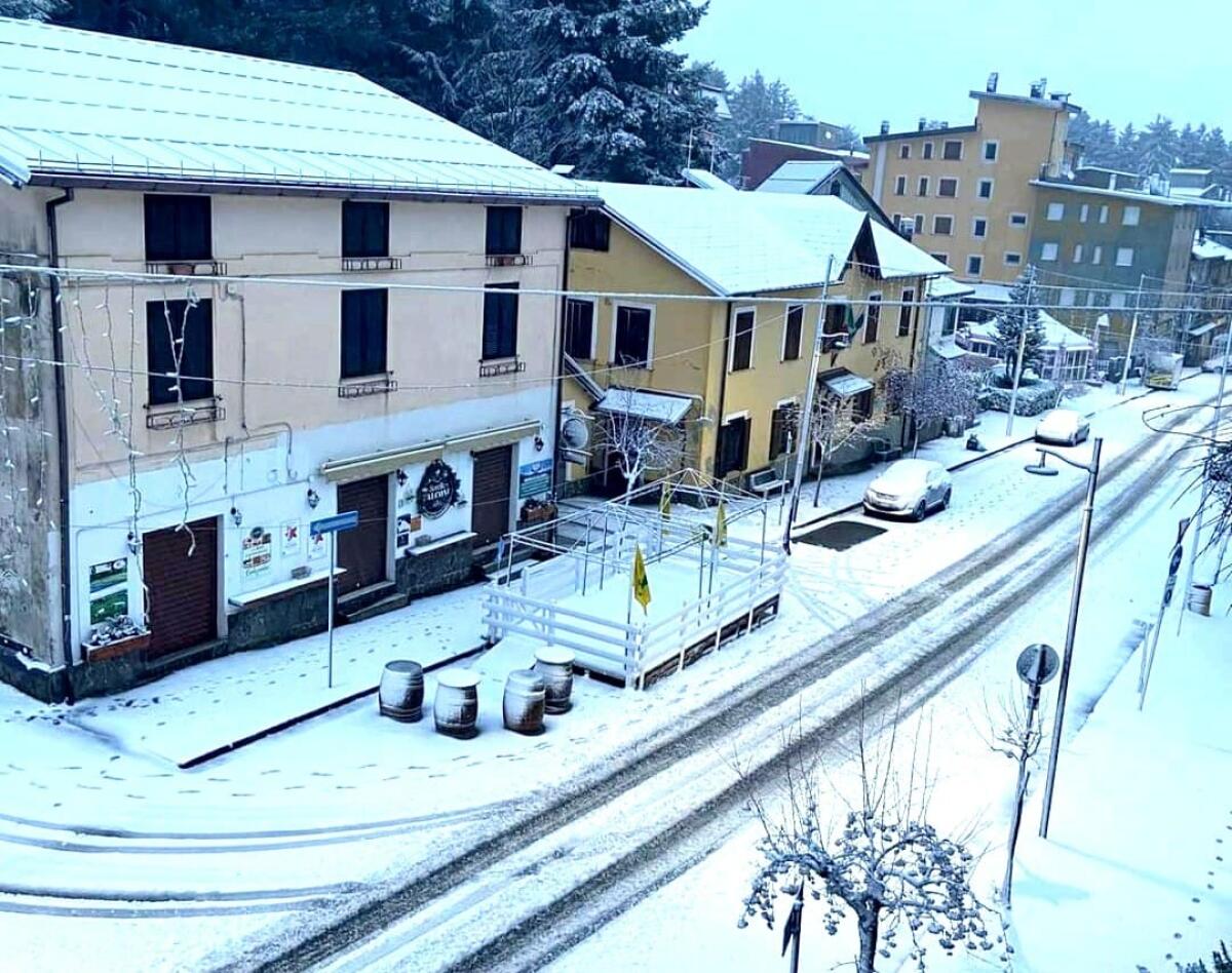 Camigliatello Silano imbiancata dalla neve del nuovo anno - 