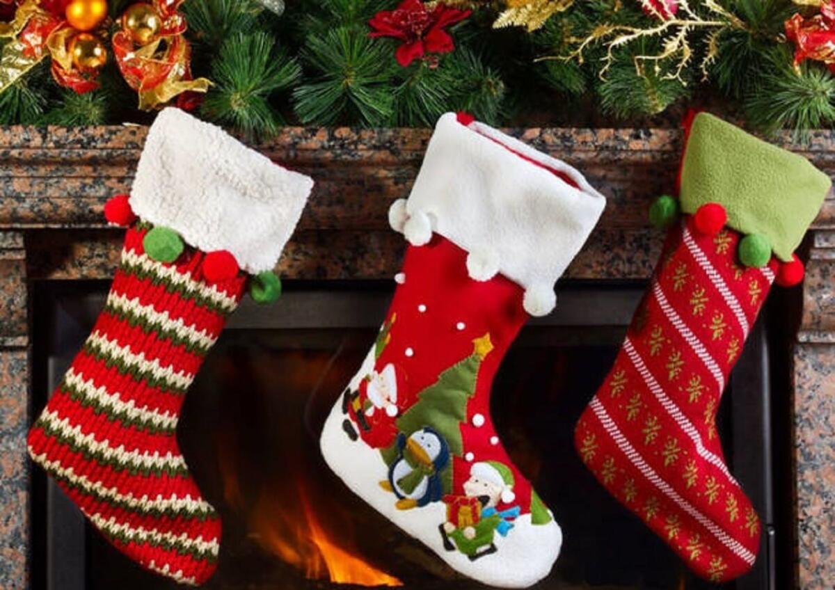 Si celebra l'Epifania, con i dolci e i regali portati dalla Befana - 