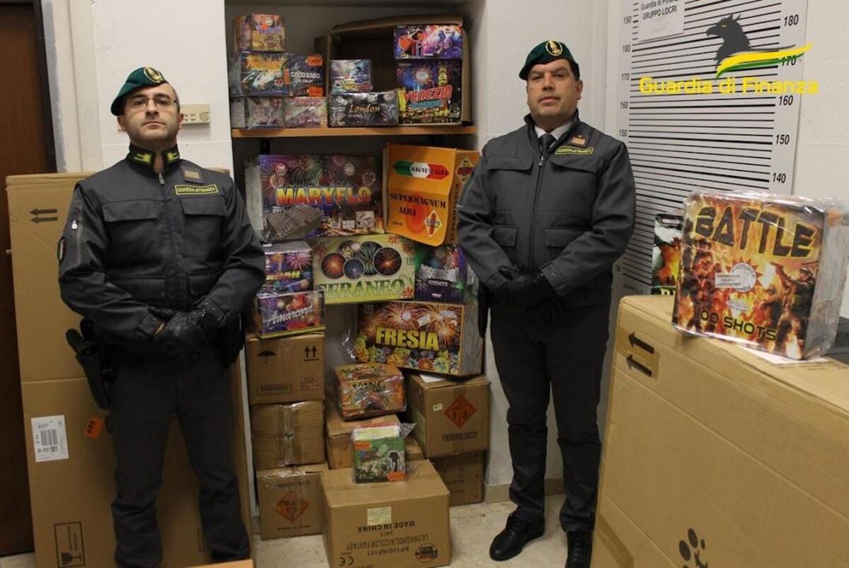 Sequestrati in Calabria circa 900 kg di artifici pirotecnici - 