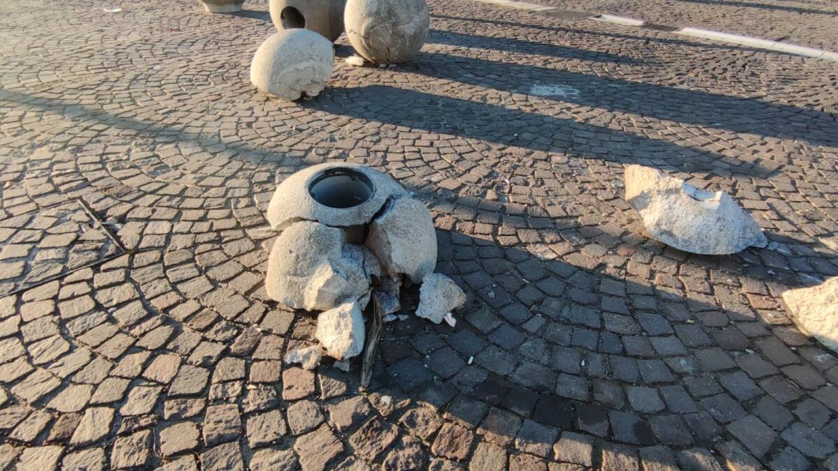 Crotone, "palle rotte" e senza utilità: è tempo di eliminarle? - 