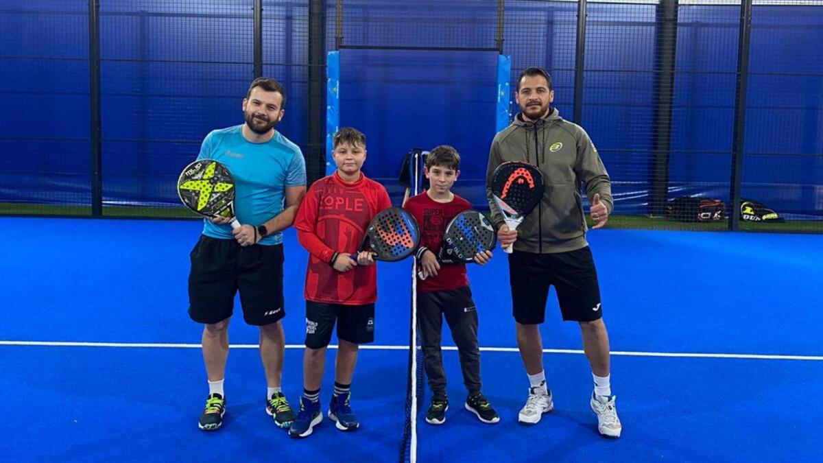 Crotone - Padri e figli si sfidano a colpi di Padel - 