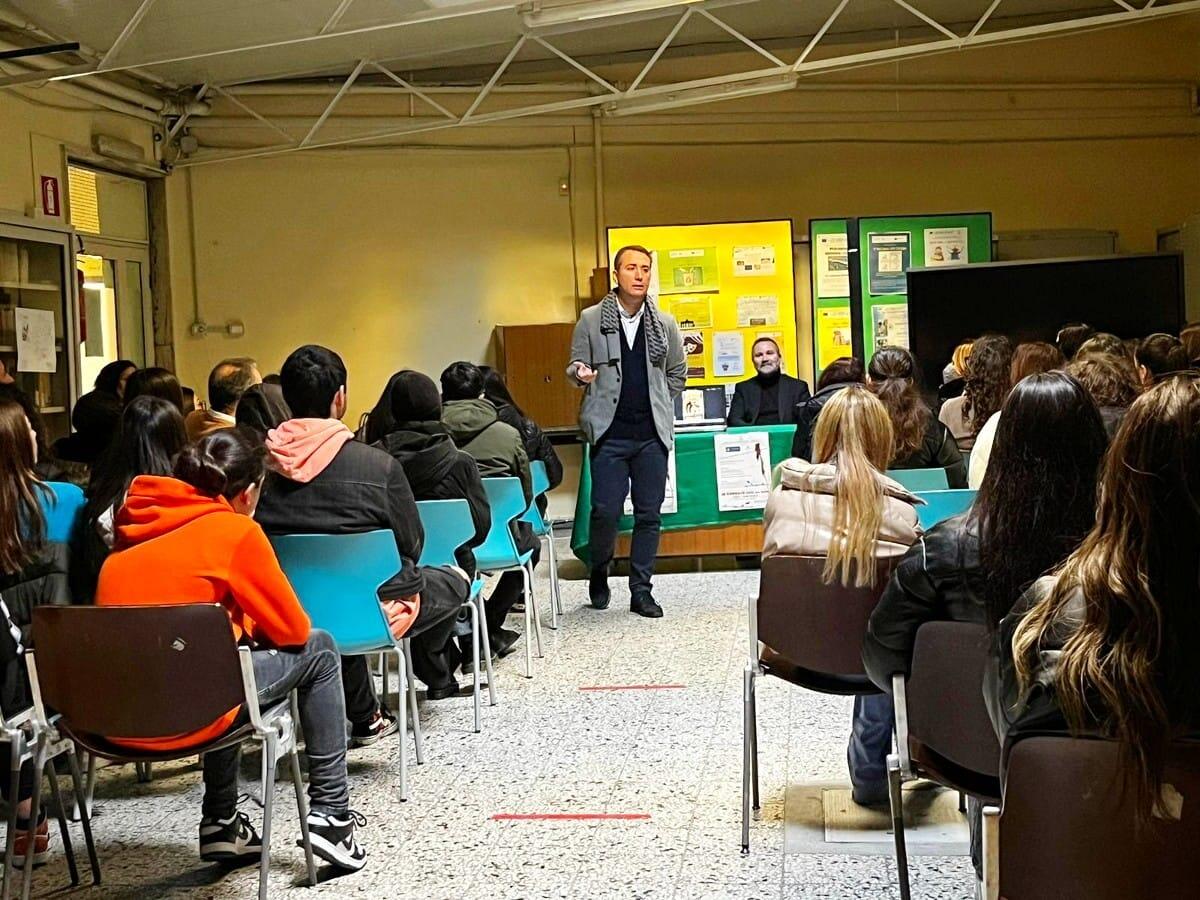 Shoah, a scuola di Educazione Civica all'Istituto Gravina di Crotone - 