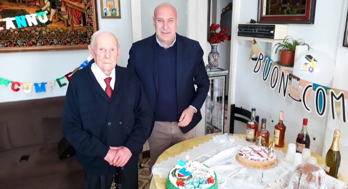 Crotone, nonno Errico spegne 102 candeline - 