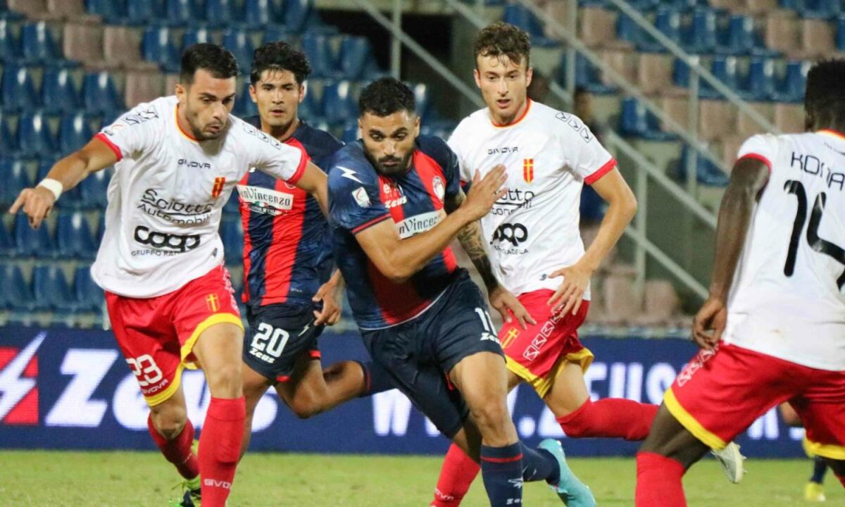 Calciomercato | Crotone, altra cessione: Gabriele Bernardotto alla Carrarese - 