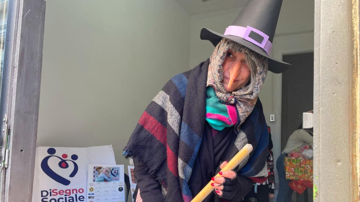A Crotone la Befana Itinerante: giochi e dolci ai bimbi - 