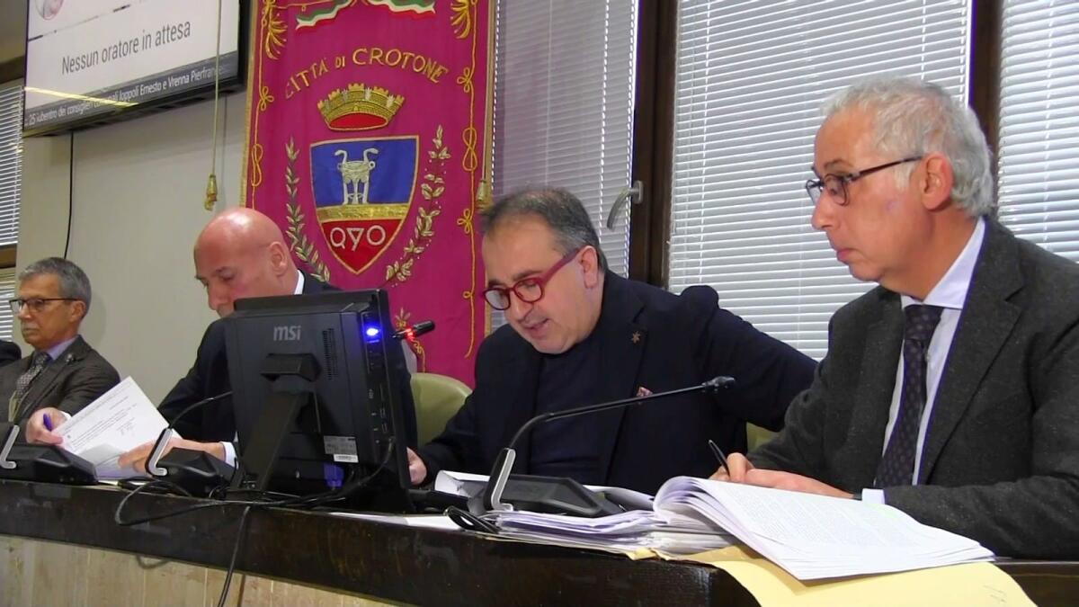 Crotone-Catanzaro, il sindaco: "Collaboreremo con la Prefettura e le Forze dell'Ordine" - 