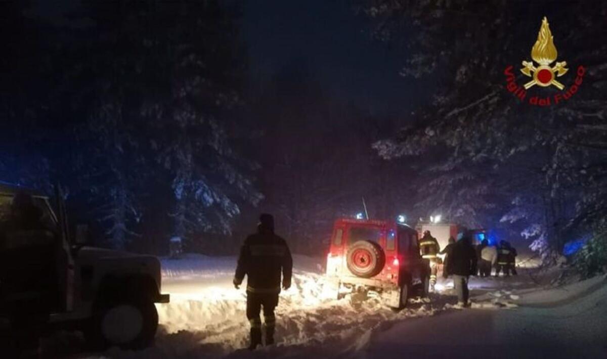 Maltempo - Escursionisti bloccati in Sila, soccorsi dai Vigili del fuoco - 