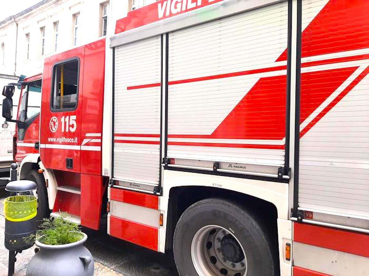 Calabria - Incendio in abitazione, ustionato bimbo di 11 anni - Vigili del fuoco