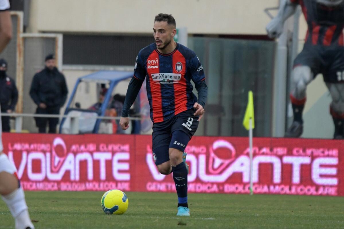 #FrancavillaCrotone 1-2 | Il Crotone ritrova gol e vittoria e tiene il passo della capolista - Crotone - Guido Gomez
