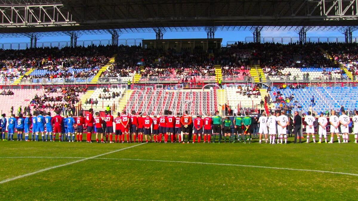 (Foto) Allo Stadio Ezio Scida di Crotone vince la solidarietà e il no alle mafie - 