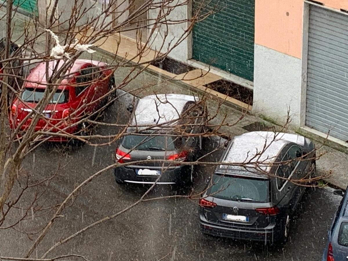 Crotone - Vento, temperature basse e qualche fiocco di neve, la domenica in città - 