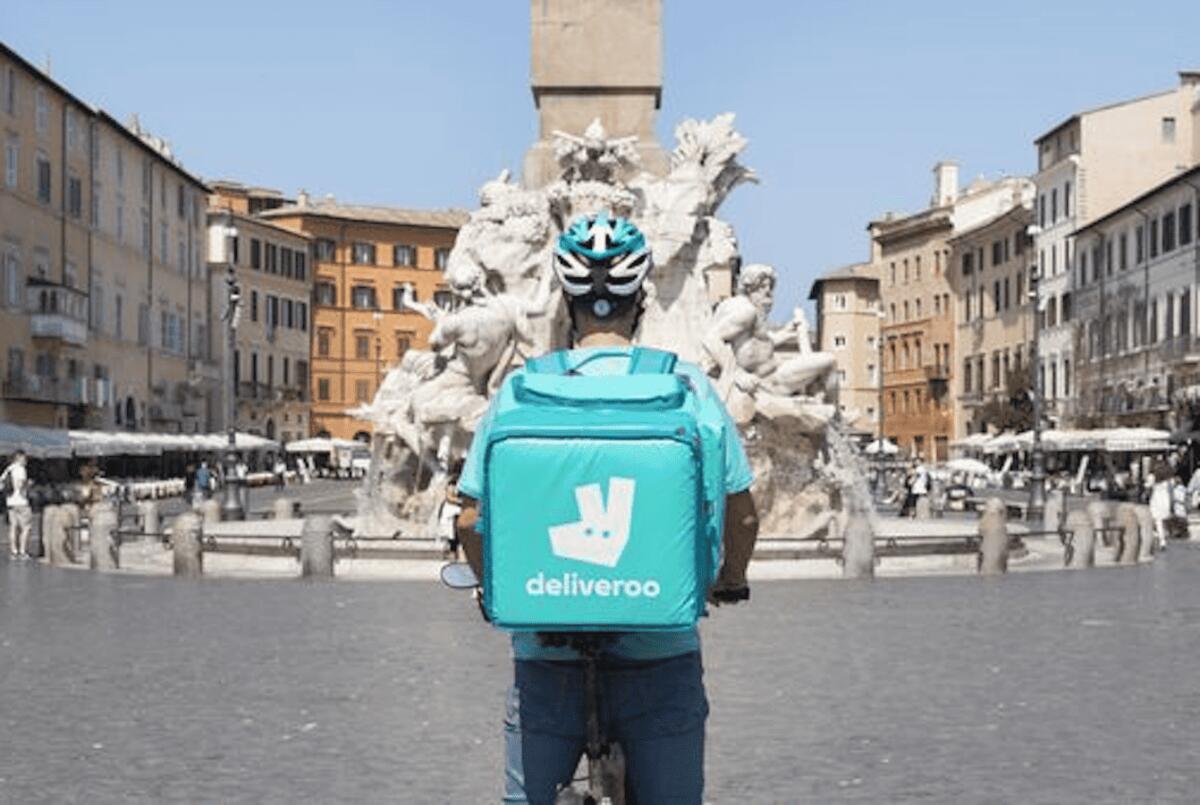 Deliveroo offre borse studio ai rider, stanziati più di 100mila euro per circa 80 progetti - 