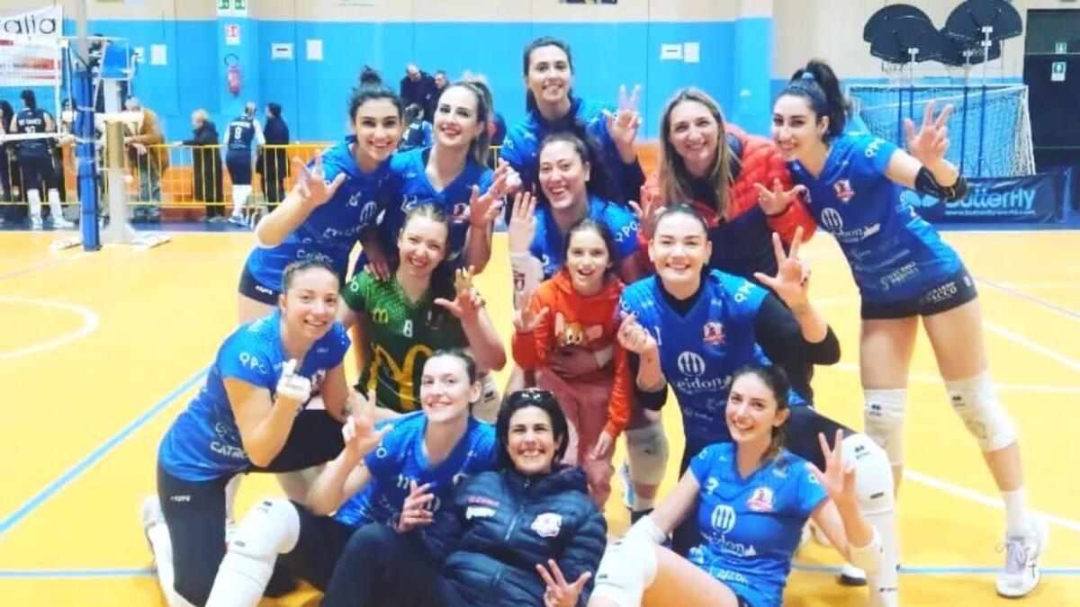 Pallavolo - Alle ragazze della Poseidon Crotone il derby di Calabria - 