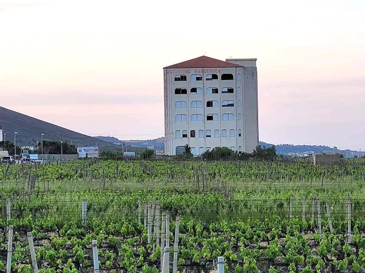 Occhiuto: "Valorizzeremo beni confiscati: nei prossimi giorni demoliremo l'ecomostro di Melissa" - 