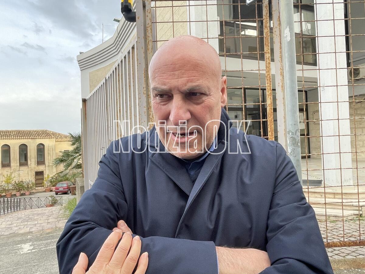Crotone, il sindaco: “Servono altri centri di accoglienza. I cimiteri della provincia intanto ospiteranno le salme” - 
