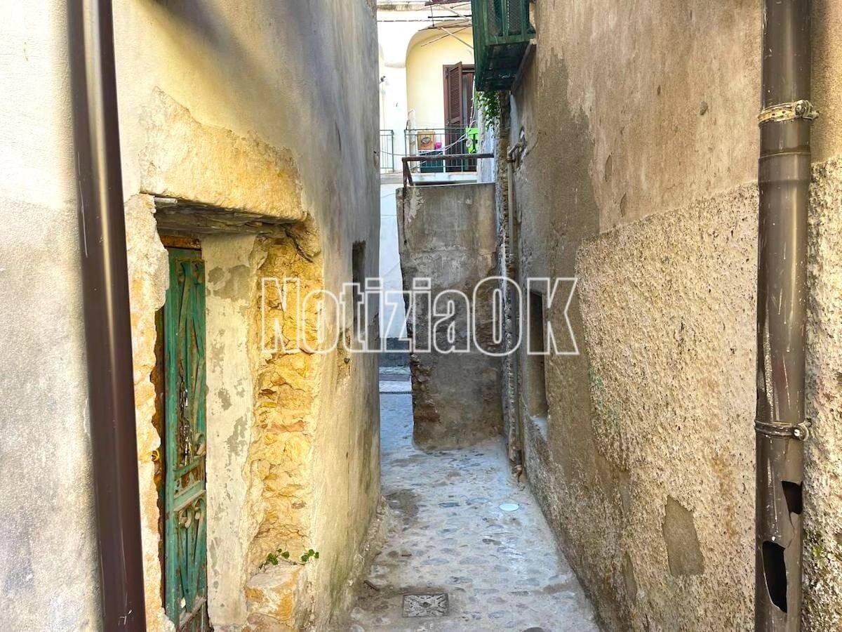 Lo sapevi? Nel Centro Storico di Crotone c'è uno stretto ancora chiù "strittu" - 