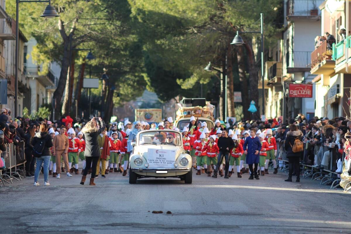 A Castrovillari più di 30 mila spettatori al grande Carnevale - 