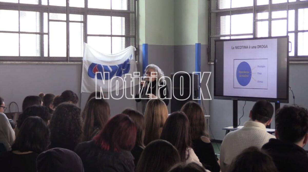 Crotone - Invito alla libertà di scegliere: una mattina di formazione al Liceo Pitagora - 