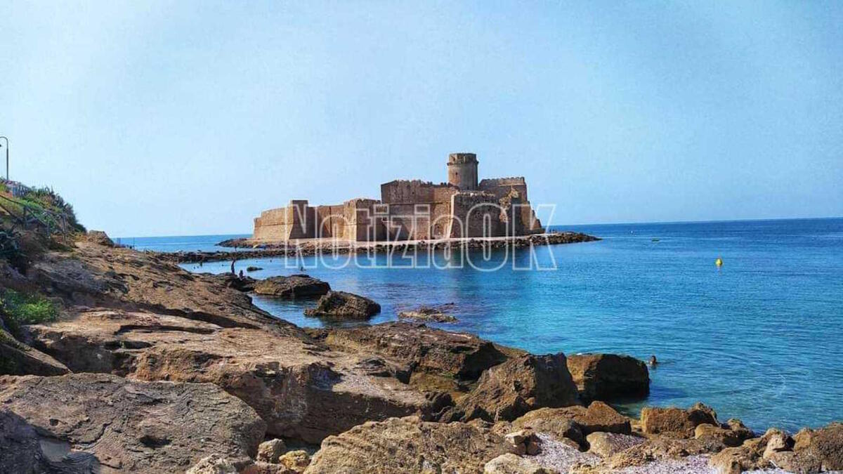 Isola di Capo Rizzuto (KR) - La costa di Le Castella si rifà il look - 