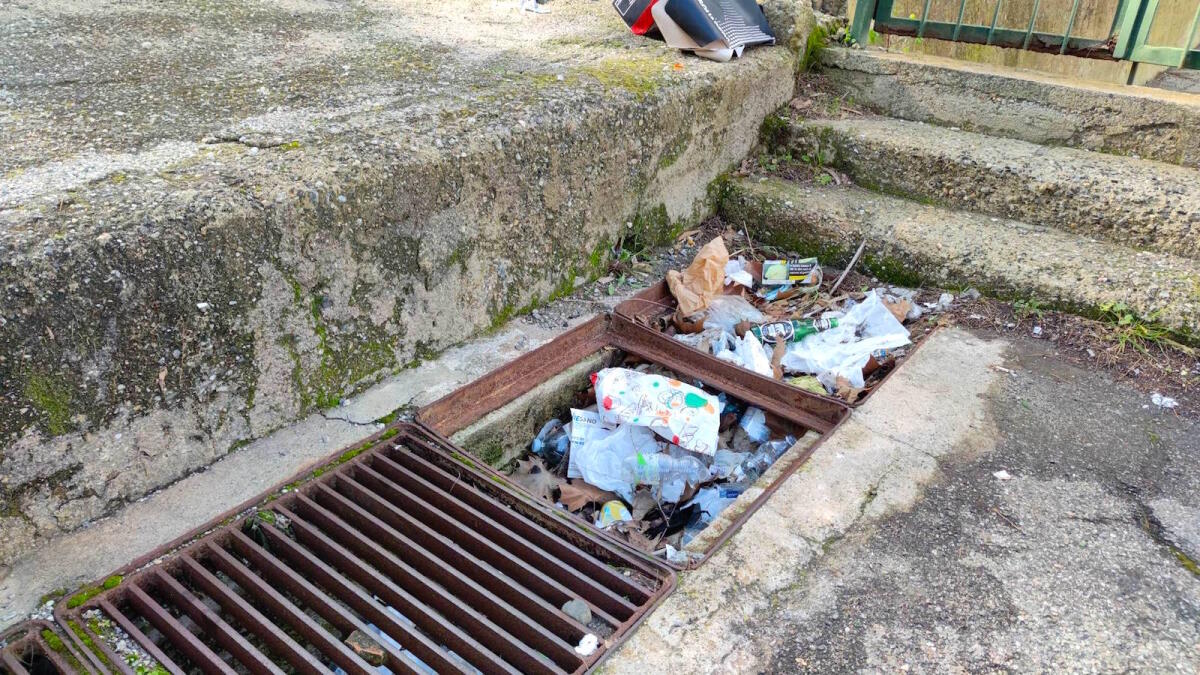 Crotone - Quartieri: parcheggi trappola nei pressi dell'Ospedale cittadino - 