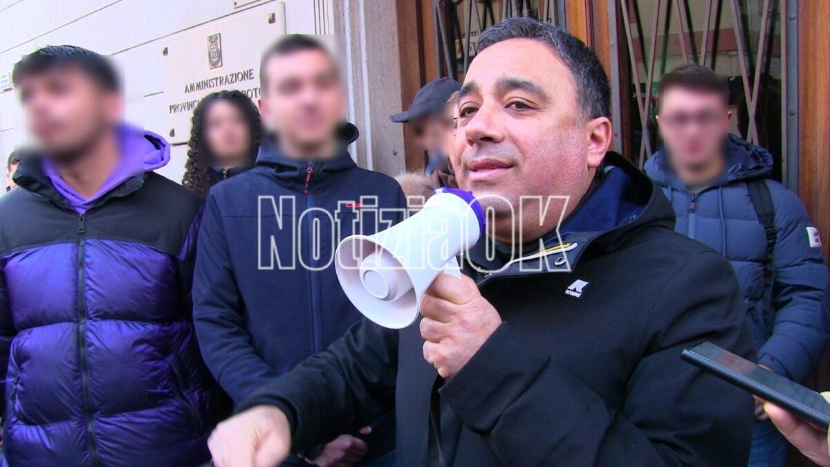 Crotone - Il presidente della Provincia risponde agli studenti del Donegani - 