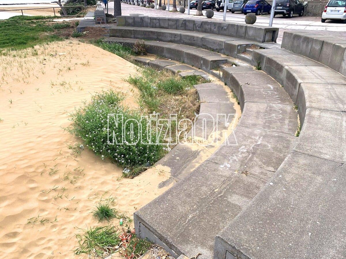 Crotone - Quegli anfiteatri sul lungomare senza arte né parte - 