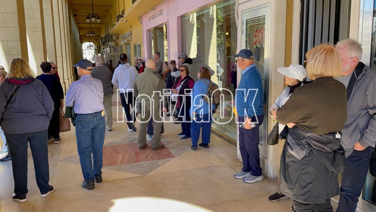 Crotone, americani in centro per un buon caffè ed escursioni tra le bellezze del territorio - 