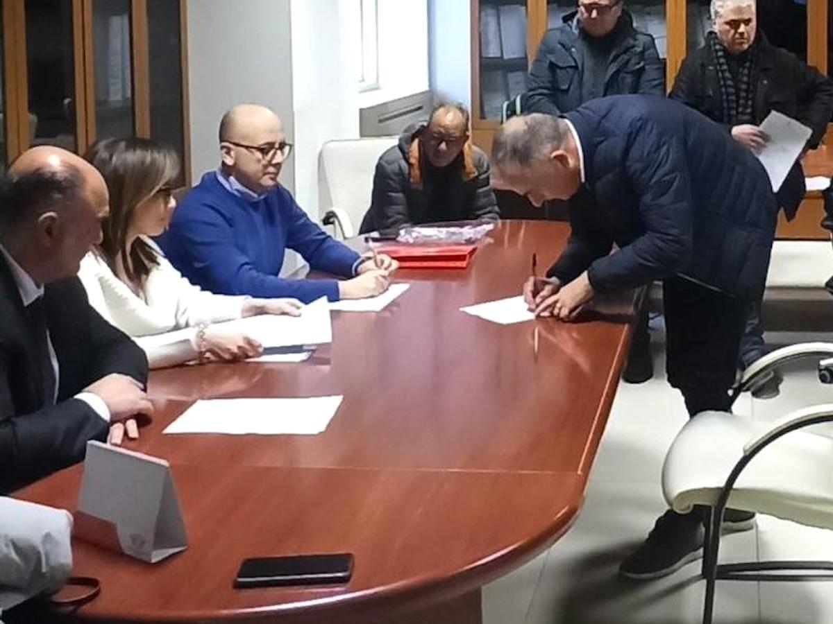 Contratto per 11 lavoratori con Azienda Calabria lavoro - 