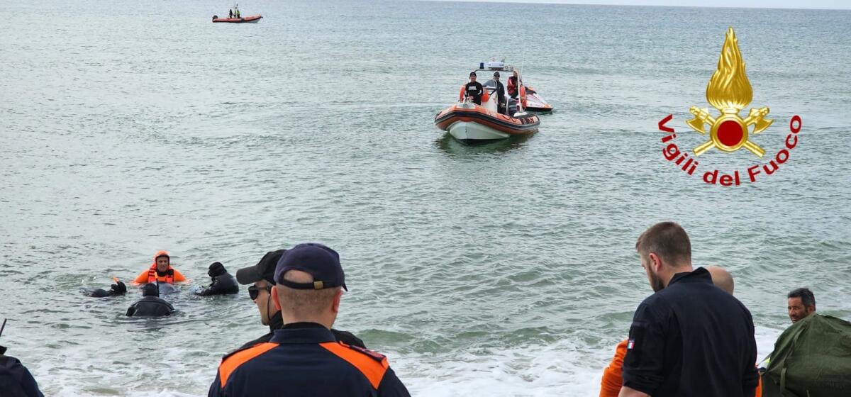 Steccato di Cutro, recuperati altri corpi tra cui un bambino - 