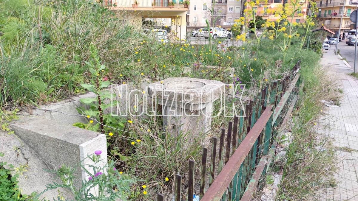 Crotone - Quartieri: in via Dei Greci fontane abbandonate tra l'indifferenza - 