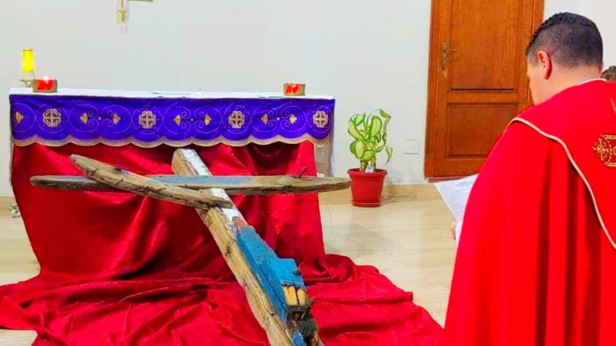 Crotone accoglie la croce dei migranti: via Crucis in città - 
