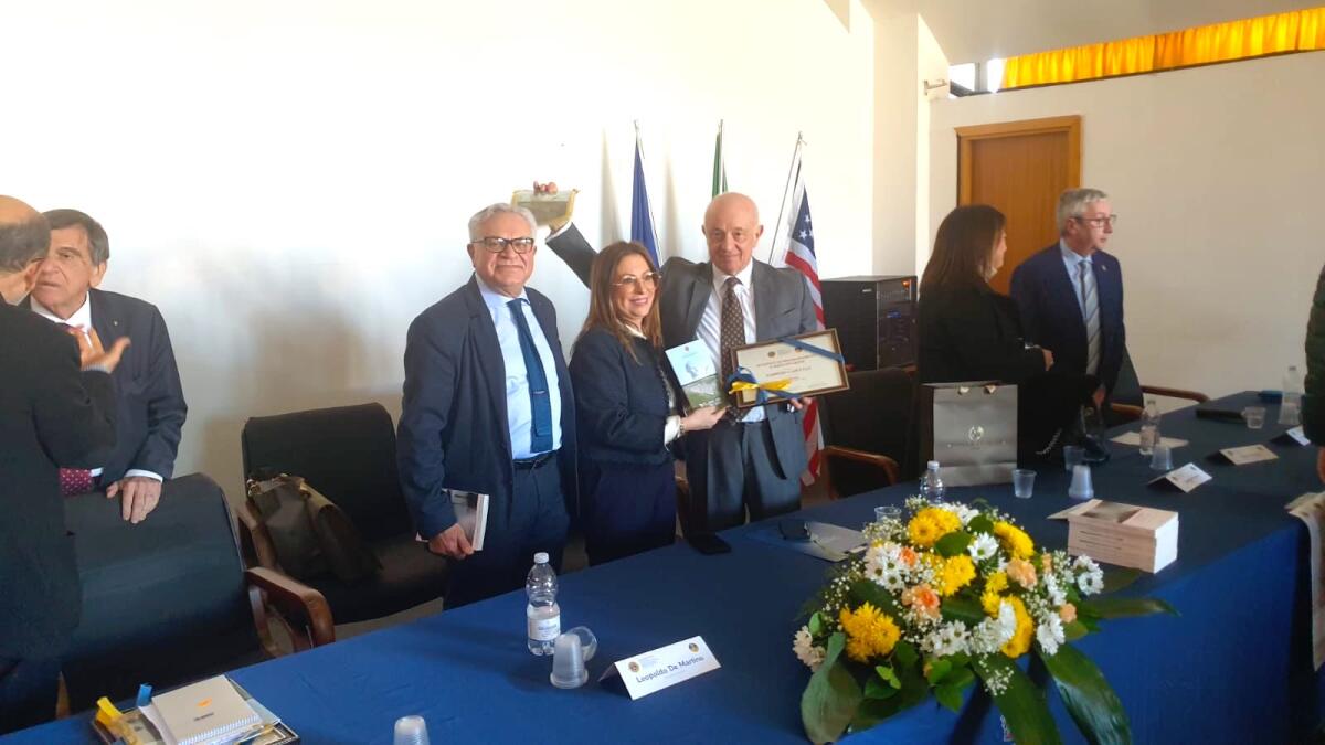 Cirò Marina, lavoratori e tecnologie nell’incontro culturale del Lions a Palazzo Porti - 