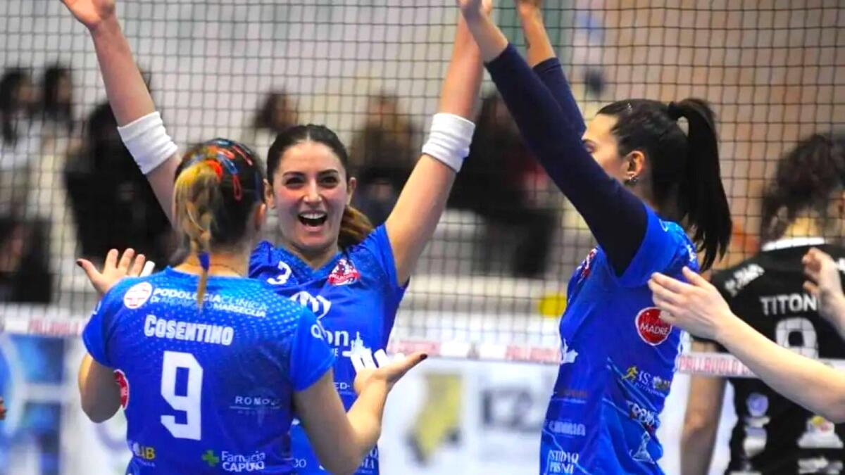Pallavolo - L'imprendibile Poseidon Crotone blinda il sogno promozione - 