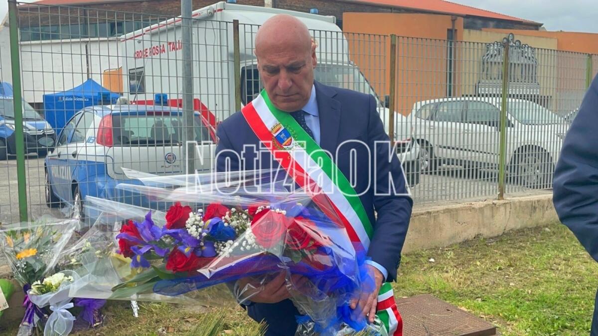 Naufragio di migranti - Il sindaco di Crotone scrive a a Giorgia Meloni: "Se non vuole venire da Premier venga da mamma" - 