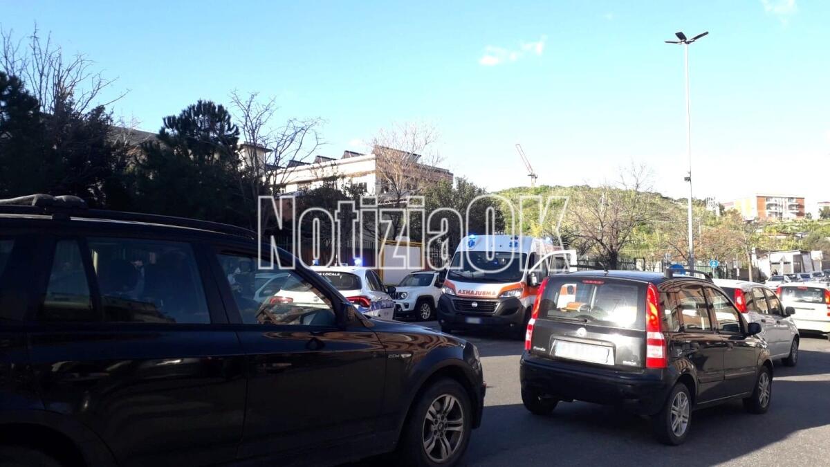 Crotone, incidente lungo via Matteotti: coinvolto un ragazzo - 