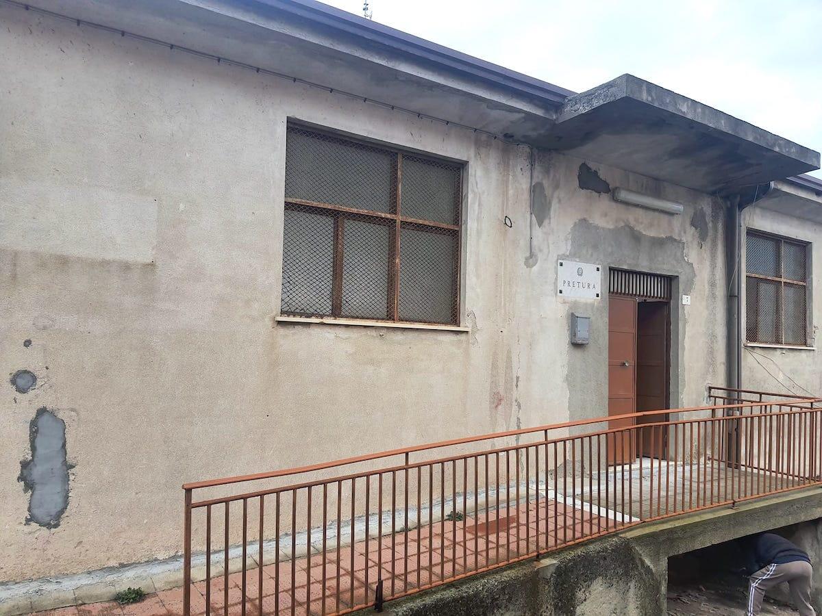 Strongoli, lavori di adeguamento sismico dell'ex Pretura - 