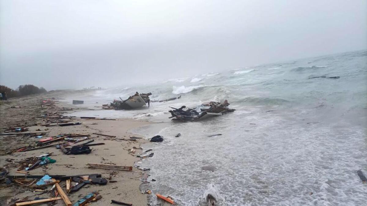 Cutro - "Mai più vittime del mare", Cisl e Anolf sul luogo della tragedia - 
