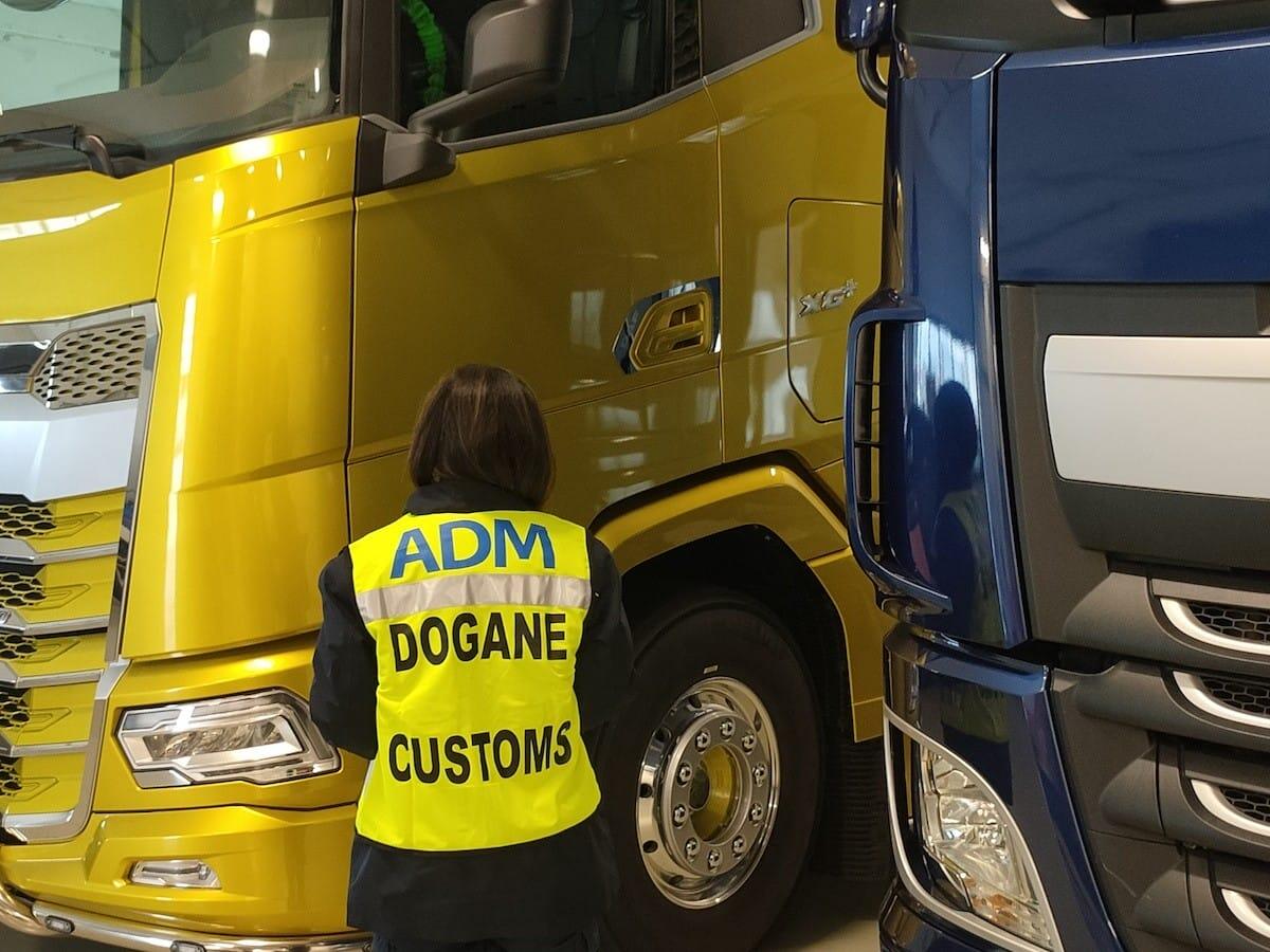 Crotone - 200 mila euro recuperate dall'Agenzia delle Dogane - 