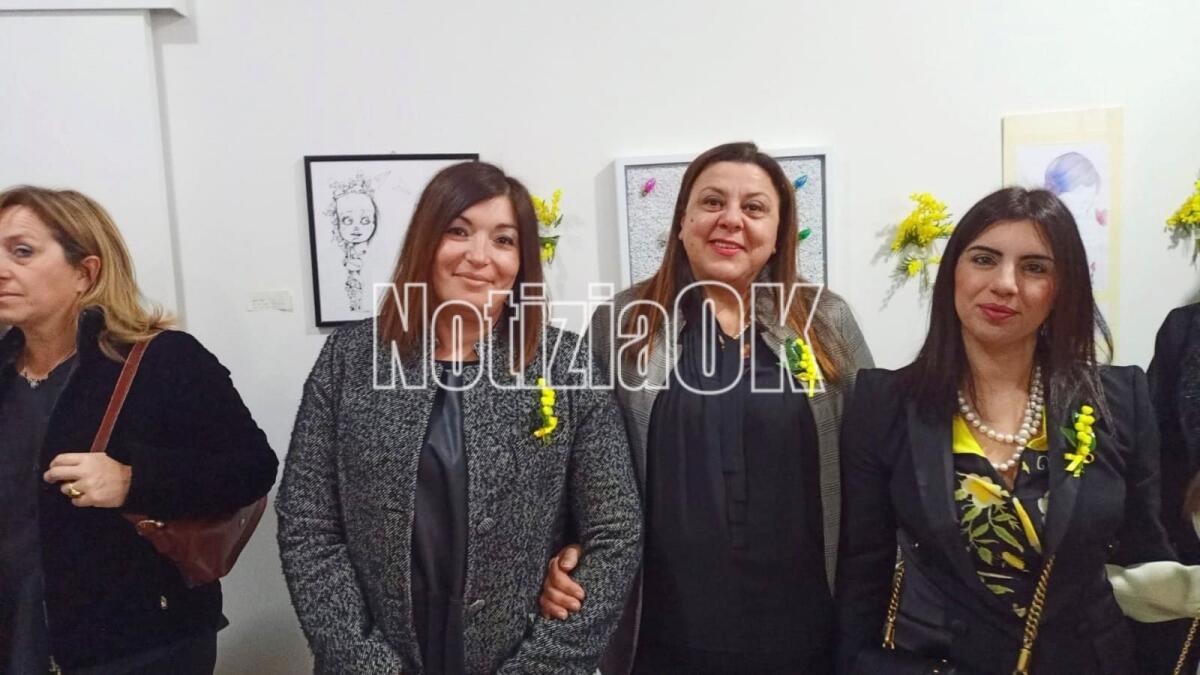 Crotone - Inaugurata la mostra "Storie di donne" dedicata alle combattenti iraniane e afgane - 