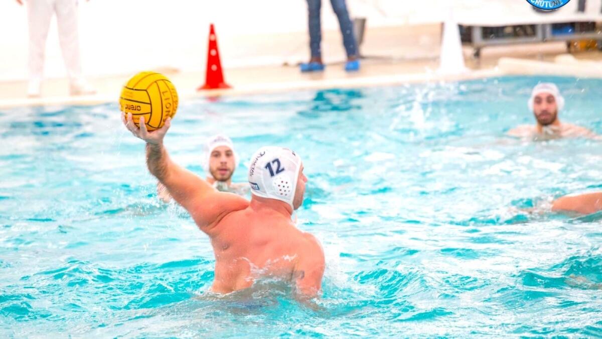 Pallanuoto - Rari Nantes Crotone in acqua, riparte la marcia del gruppo - 