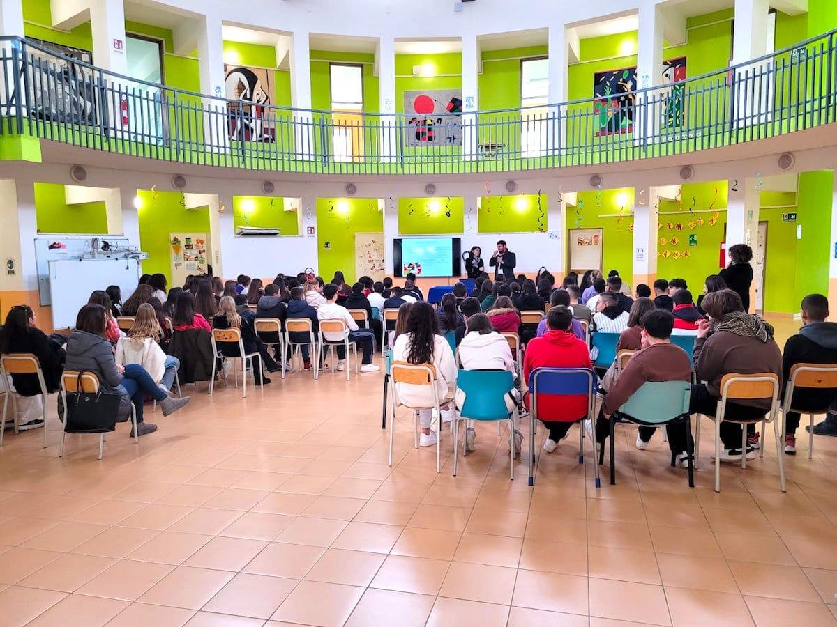Melissa istituisce il Consiglio comunale dei ragazzi ed elegge il Sindaco baby - 
