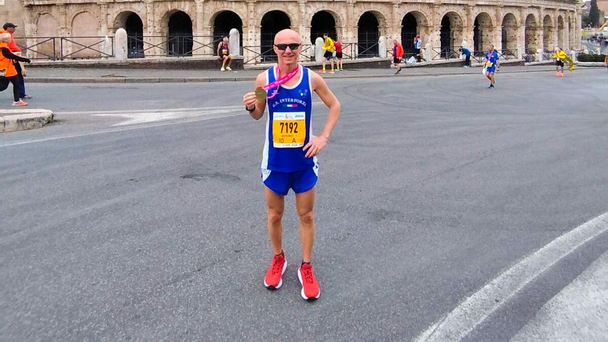 Atletica, il crotonese Antonio Carvelli alla 28° maratona di Roma - 