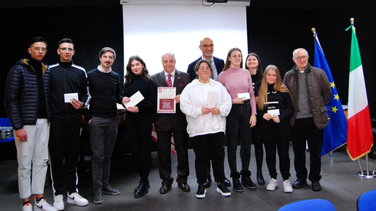 Crotone - Consegnati i premi della IX edizione della borsa di studio Giovanni Palatucci - 