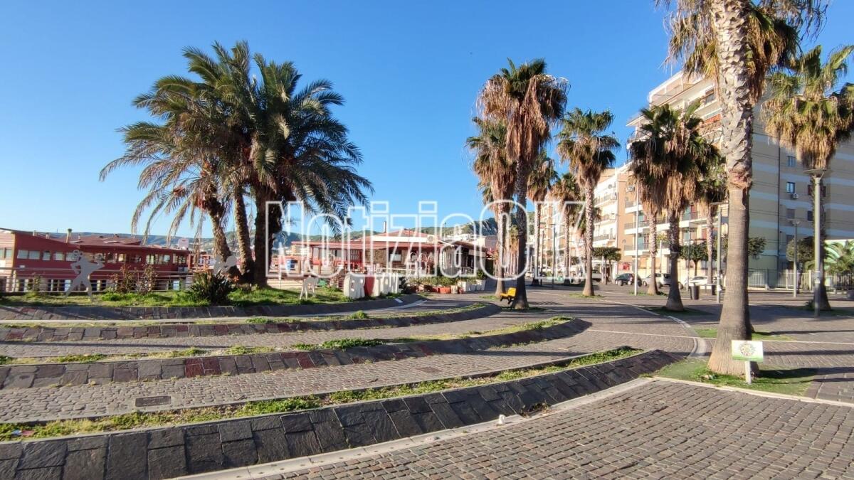 Crotone, sul lungomare la Giornata Mondiale per la Consapevolezza sull'autismo - 