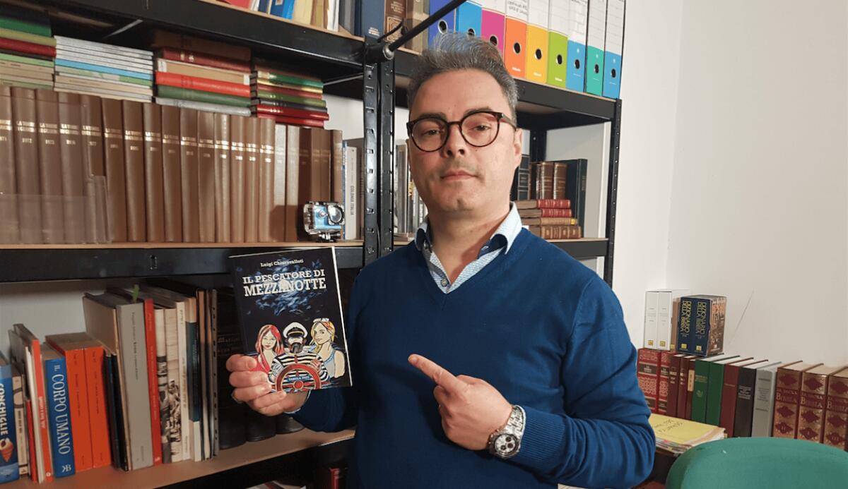 Crotone, "Il pescatore di mezzanotte": Luigi Chiaravalloti presenta il suo libro -